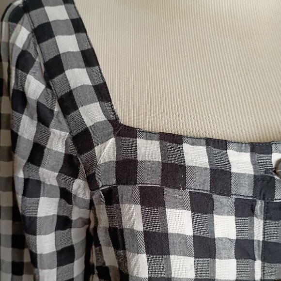 Beautiful and Stylish Sanctuary Top - Picture 5 of 15